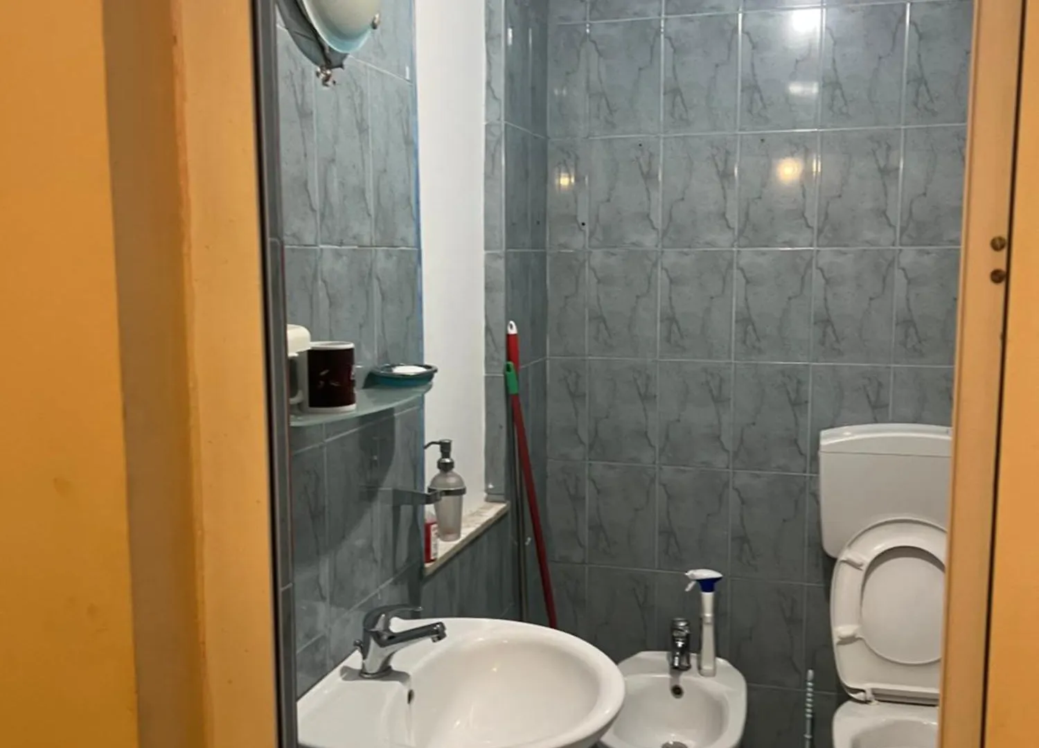 Lux Apartment Tirana 0*,  Albánia